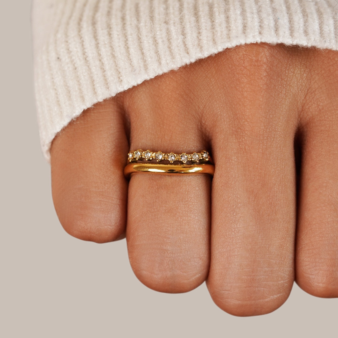 Marissa gyűrű fehér kristályokkal rétegezve