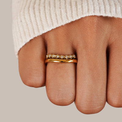 Marissa gyűrű fehér kristályokkal rétegezve