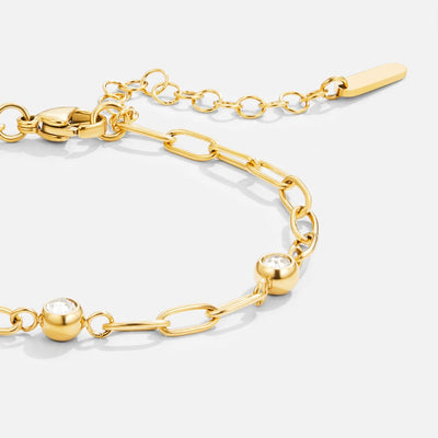 Mónika karkötő kristályokkal és arany lánccal